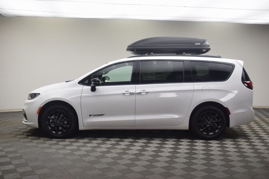 new 2025 Chrysler Pacifica car, priced at $43,837