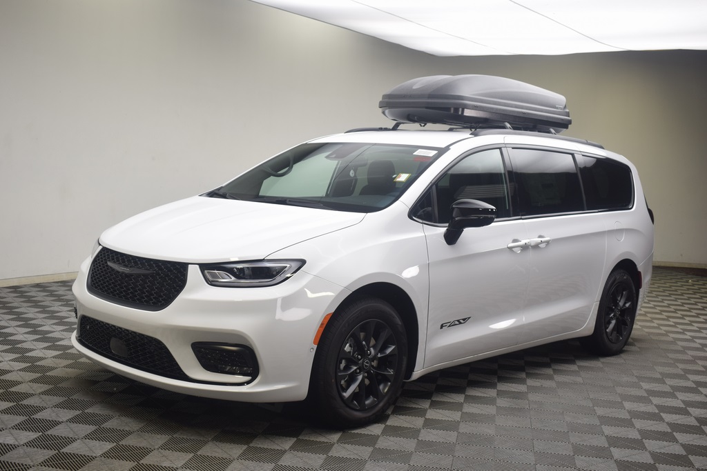 new 2025 Chrysler Pacifica car, priced at $43,837