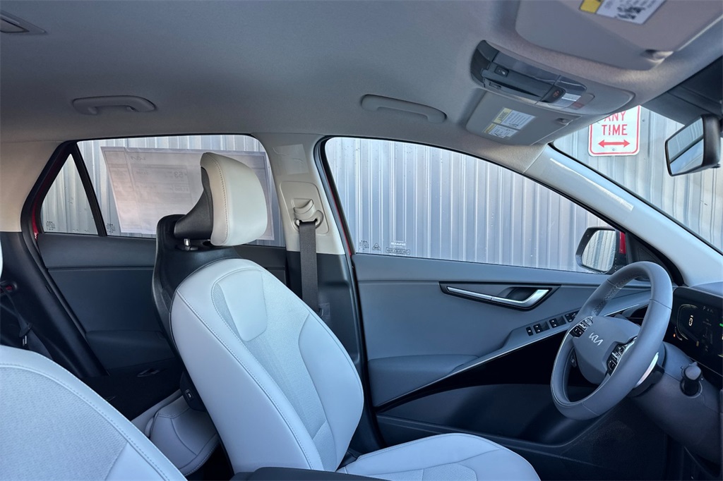 new 2025 Kia Niro car, priced at $31,965