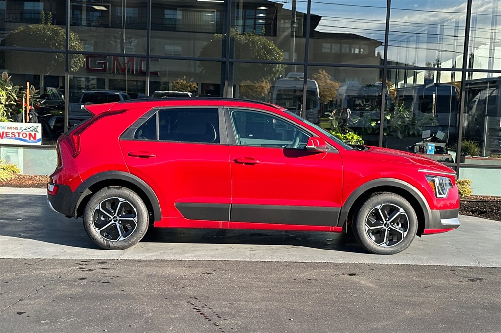 new 2025 Kia Niro car, priced at $31,965