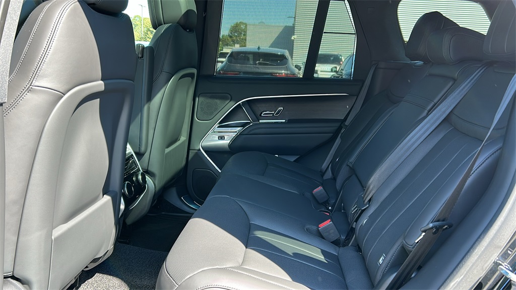 new 2025 Land Rover Range Rover Plug-In Hybrid car, priced at $137,175