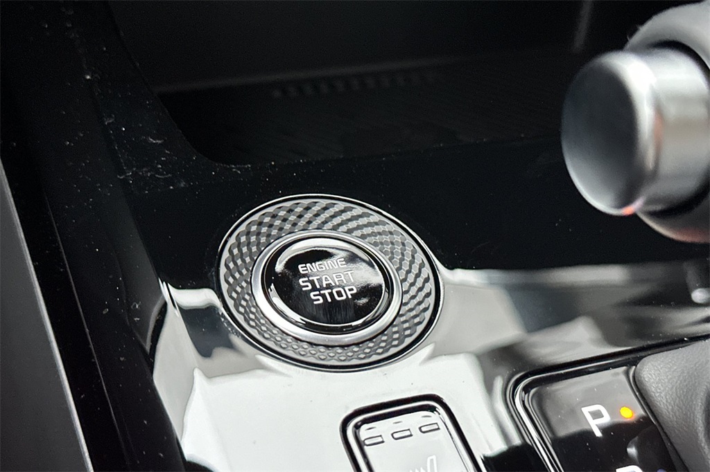 new 2025 Kia Niro car, priced at $31,965