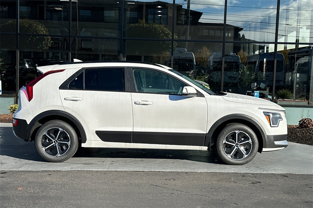 new 2025 Kia Niro car, priced at $31,965