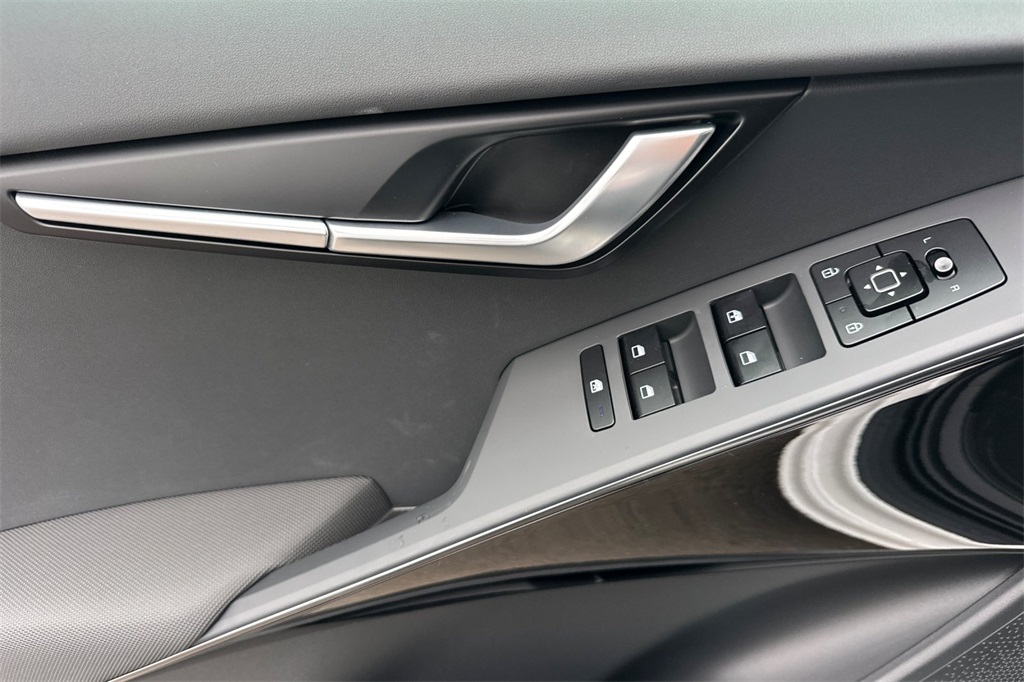 new 2025 Kia Niro car, priced at $31,965