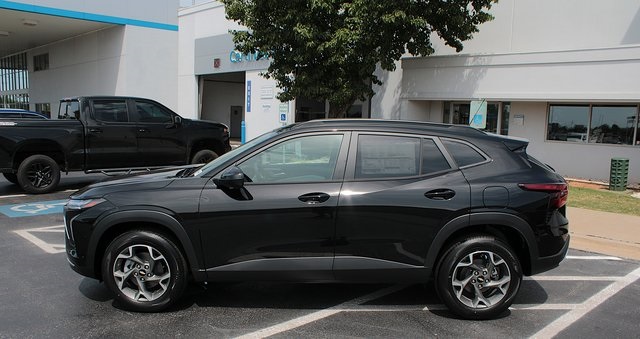 new 2025 Chevrolet Trax car, priced at $25,485