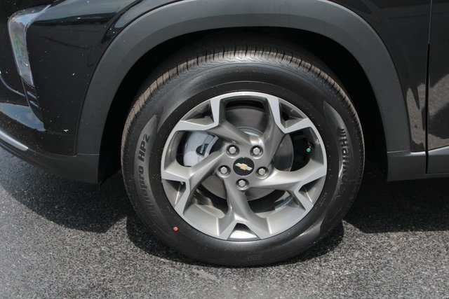 new 2025 Chevrolet Trax car, priced at $25,485
