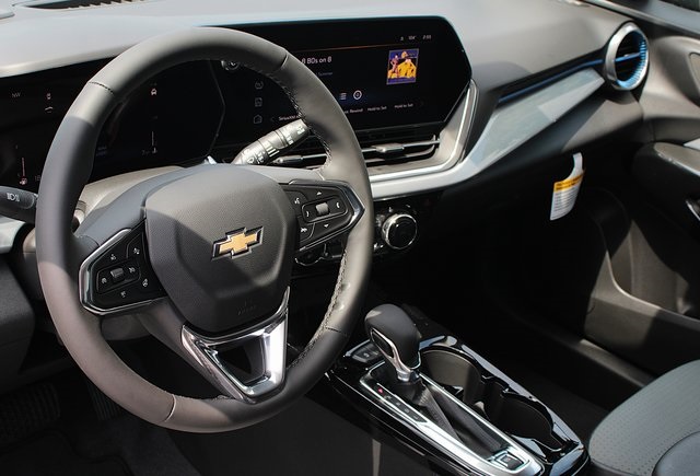 new 2025 Chevrolet Trax car, priced at $25,485