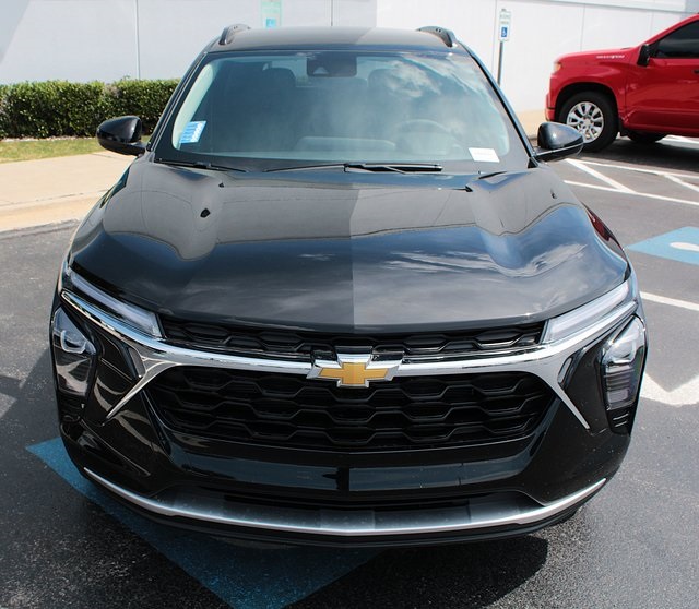 new 2025 Chevrolet Trax car, priced at $25,485