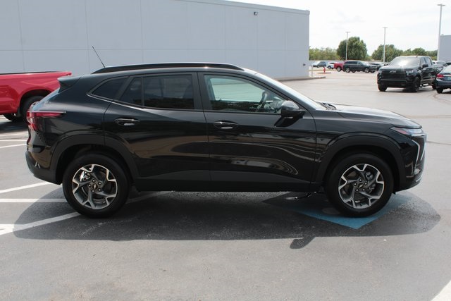 new 2025 Chevrolet Trax car, priced at $25,485