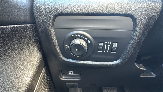 new 2025 Jeep Grand Cherokee car, priced at $47,453
