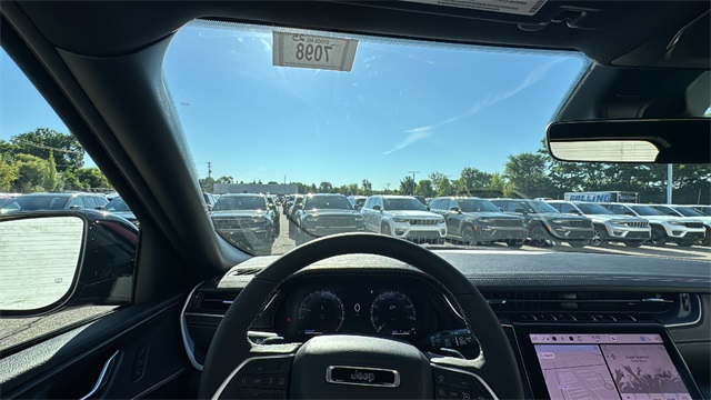 new 2025 Jeep Grand Cherokee car, priced at $47,453
