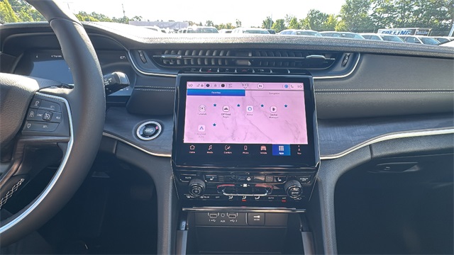 new 2025 Jeep Grand Cherokee car, priced at $47,453
