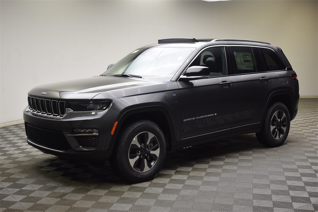 new 2025 Jeep Grand Cherokee car, priced at $55,433