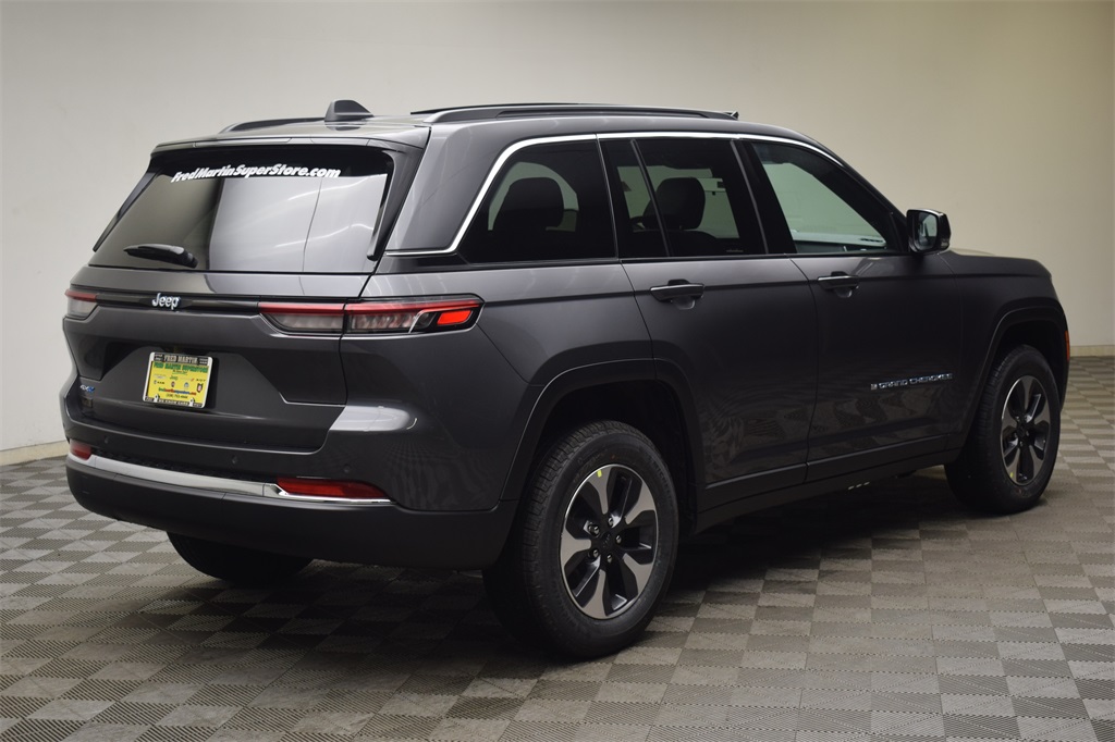 new 2025 Jeep Grand Cherokee car, priced at $55,433