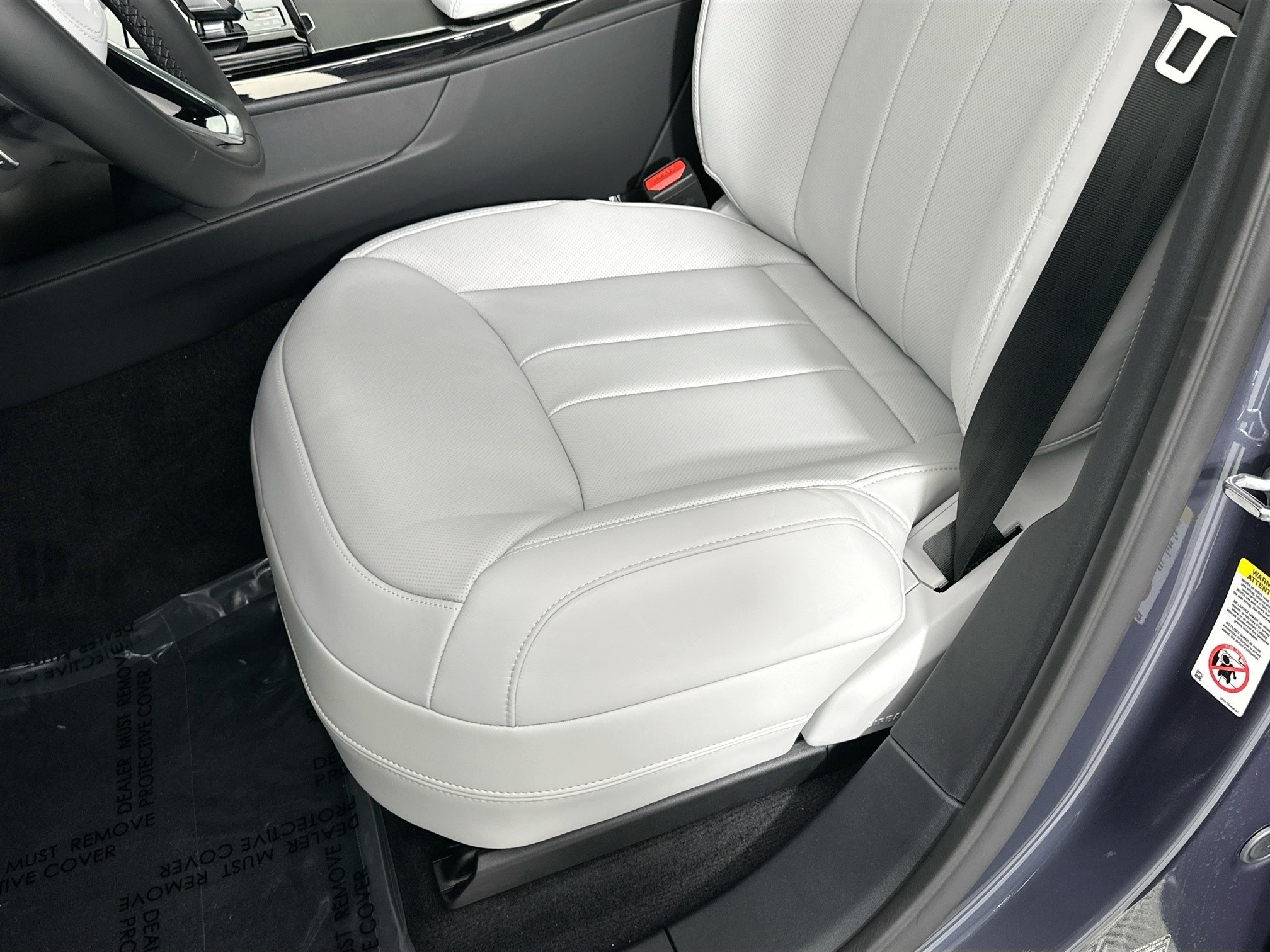 new 2025 Land Rover Range Rover Sport car, priced at $95,840
