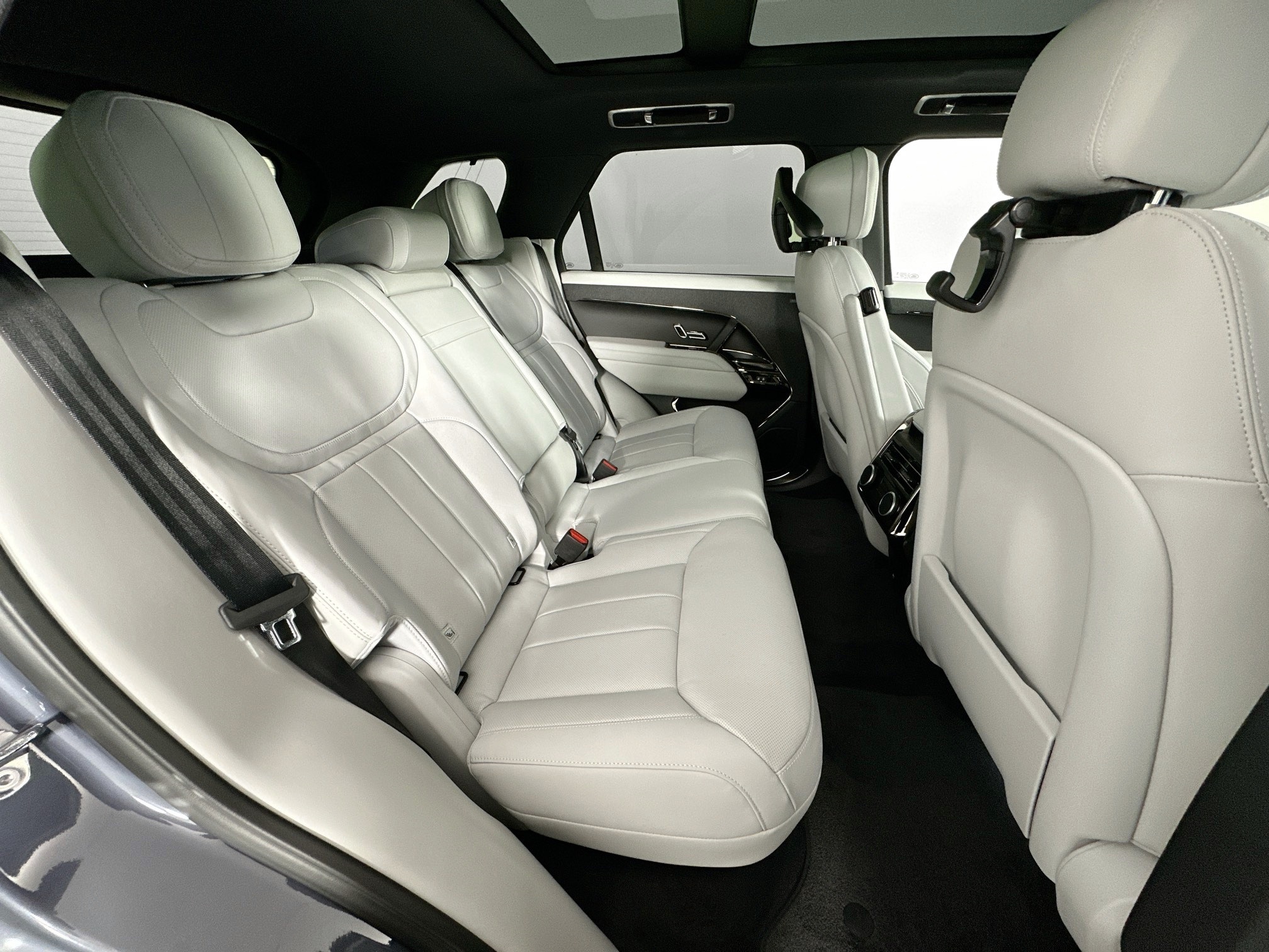 new 2025 Land Rover Range Rover Sport car, priced at $95,840