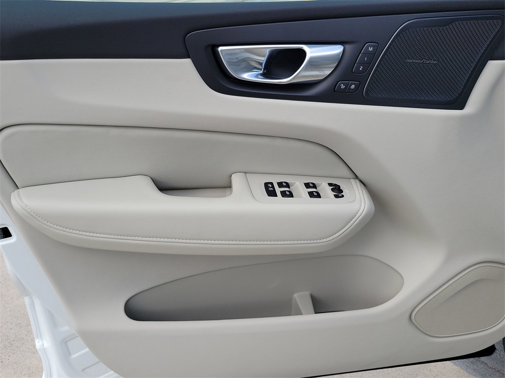 new 2026 Volvo XC60 car, priced at $60,215