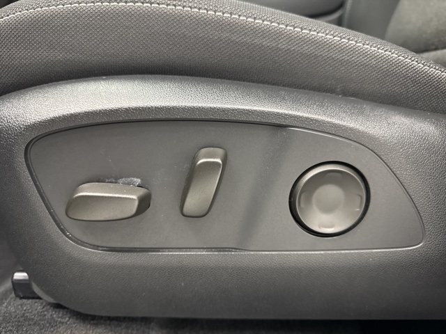 used 2024 Chevrolet Traverse car, priced at $38,988