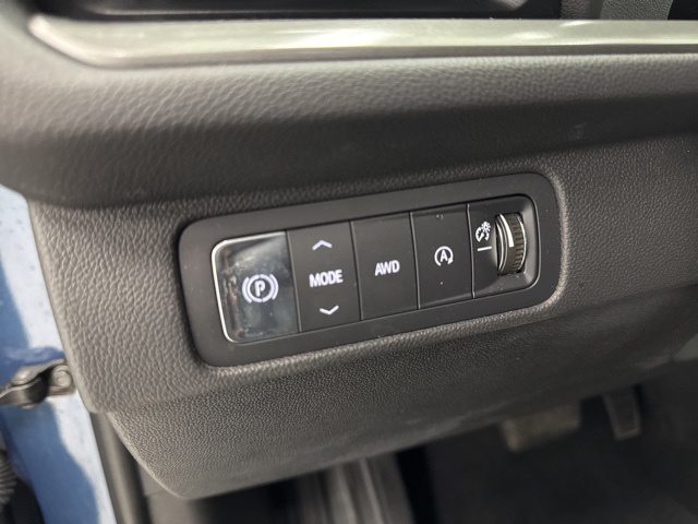 used 2024 Chevrolet Traverse car, priced at $38,988