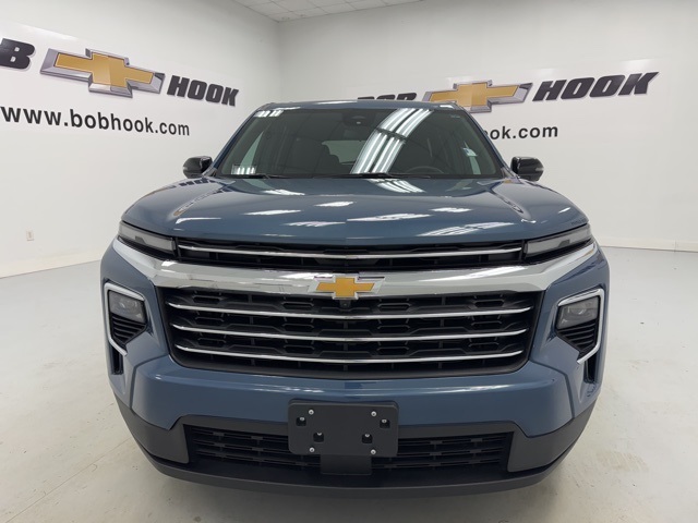 used 2024 Chevrolet Traverse car, priced at $38,988