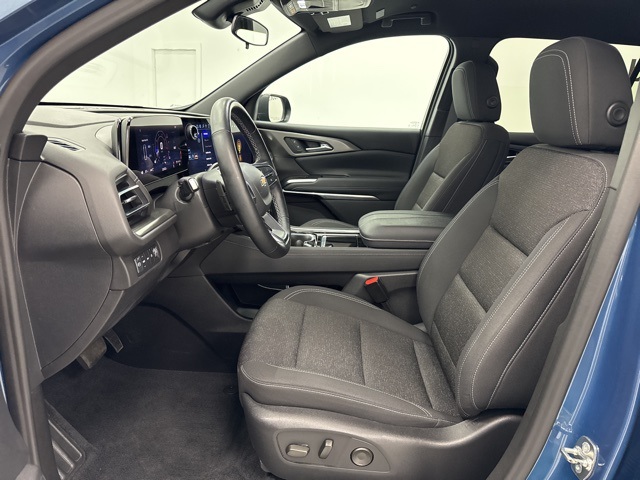 used 2024 Chevrolet Traverse car, priced at $38,988