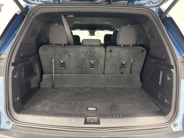 used 2024 Chevrolet Traverse car, priced at $38,988