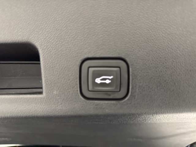 used 2024 Chevrolet Traverse car, priced at $38,988