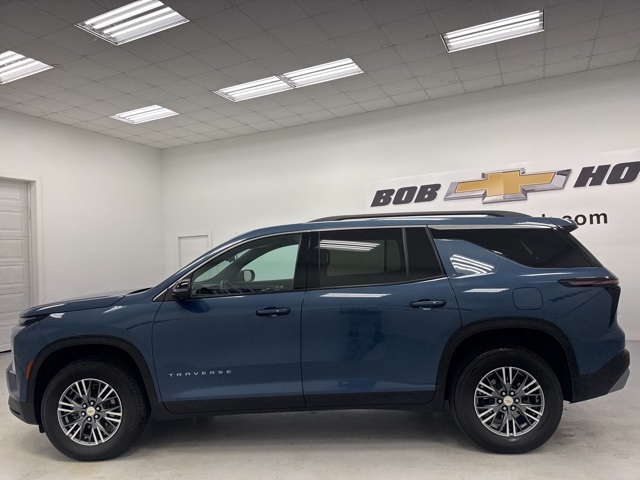 used 2024 Chevrolet Traverse car, priced at $38,988