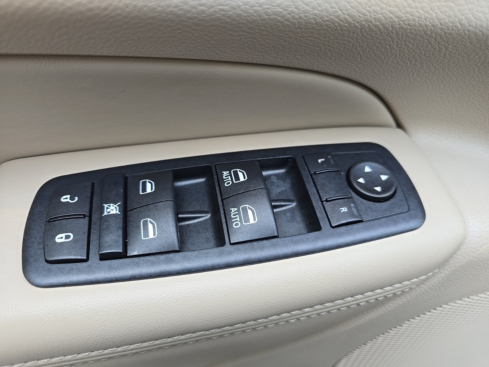 used 2016 Jeep Grand Cherokee car, priced at $16,800