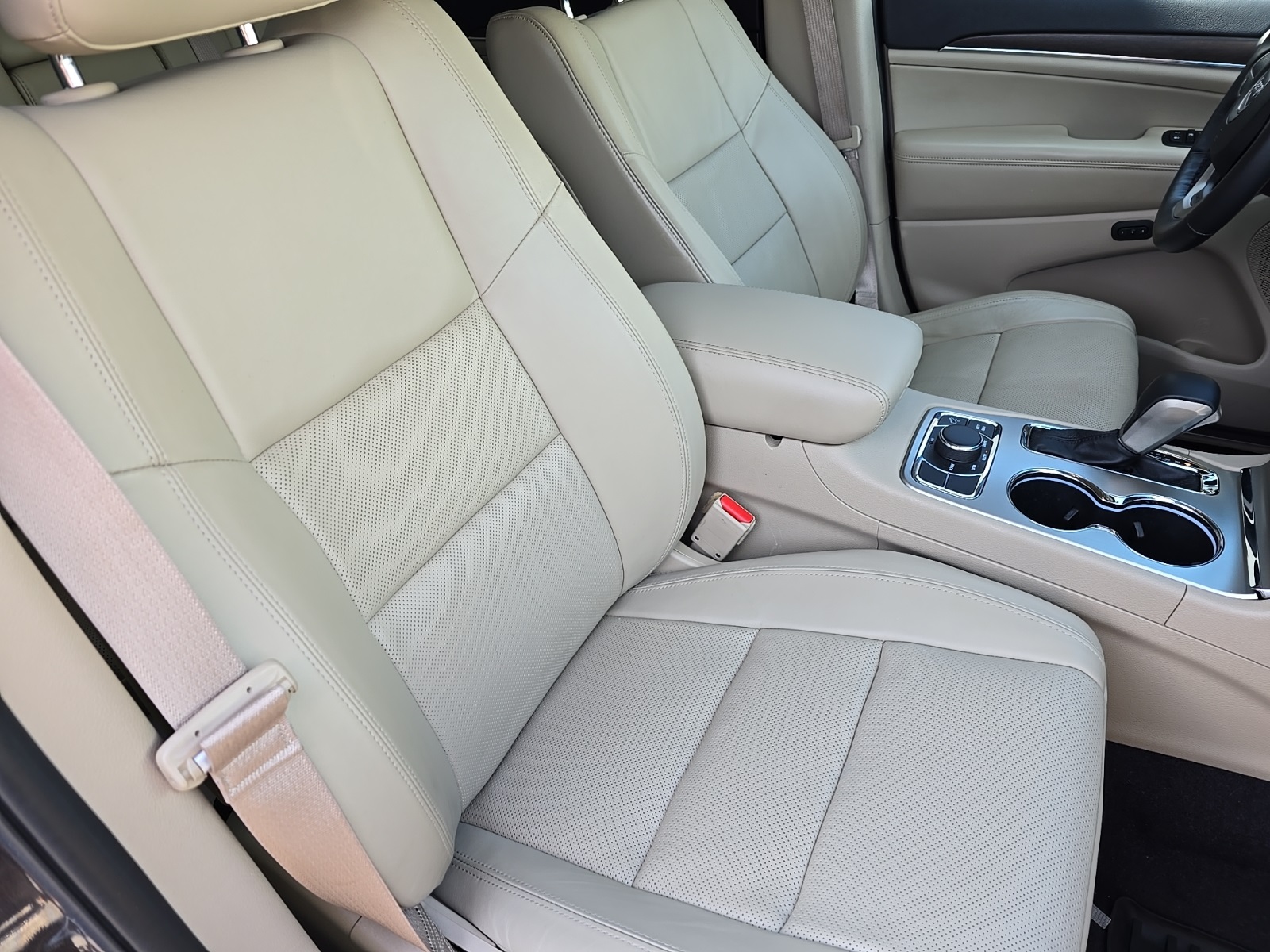 used 2016 Jeep Grand Cherokee car, priced at $16,800