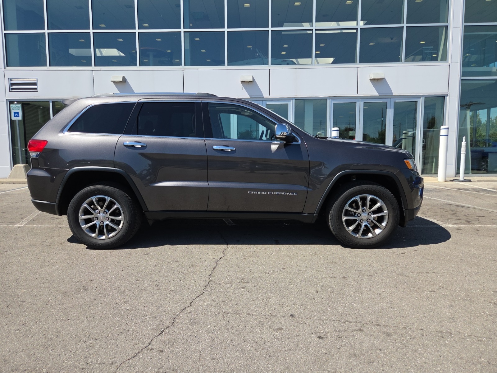 used 2016 Jeep Grand Cherokee car, priced at $16,800