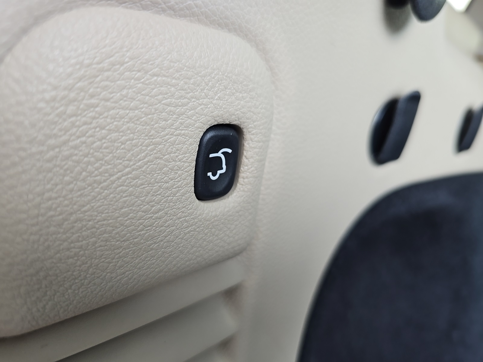 used 2016 Jeep Grand Cherokee car, priced at $16,800