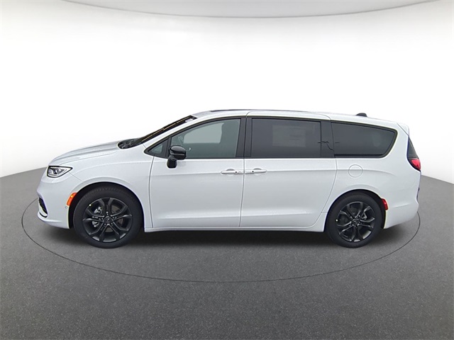 new 2026 Chrysler Pacifica car, priced at $44,482