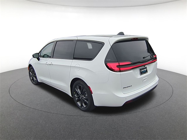 new 2026 Chrysler Pacifica car, priced at $44,482