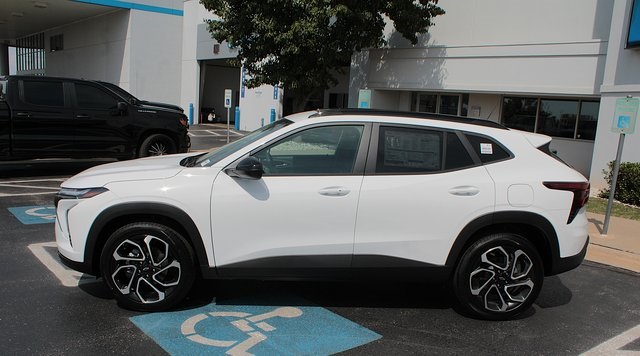 new 2025 Chevrolet Trax car, priced at $27,585
