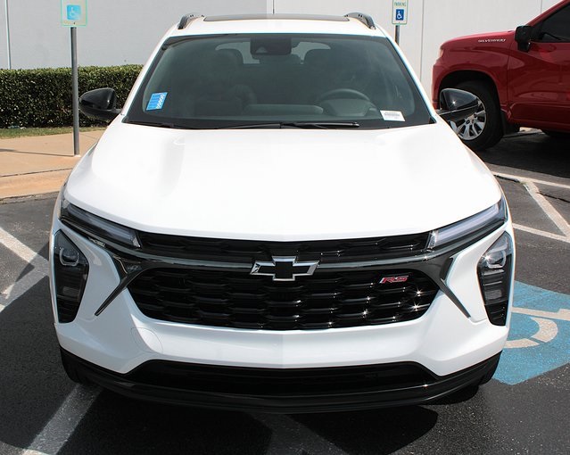 new 2025 Chevrolet Trax car, priced at $27,585