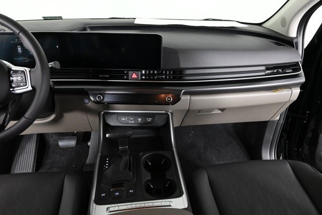 new 2025 Kia Carnival car, priced at $39,411