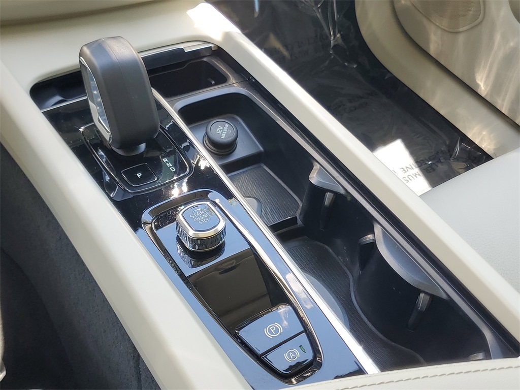 used 2023 Volvo XC60 car, priced at $36,495