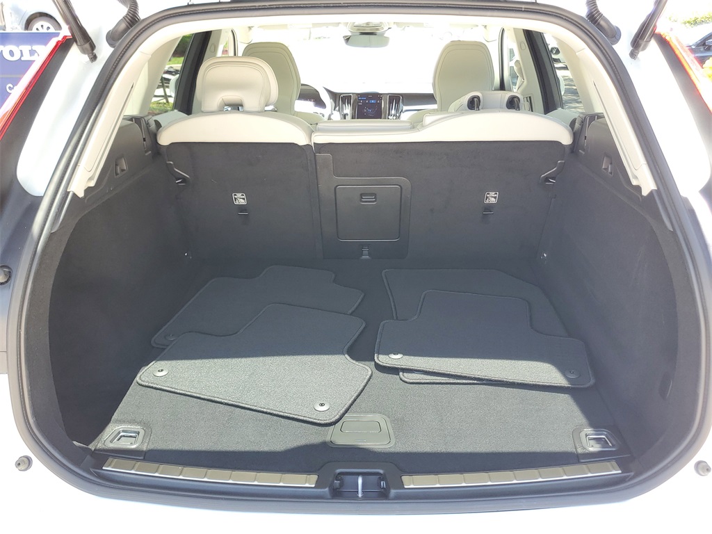 used 2023 Volvo XC60 car, priced at $36,495
