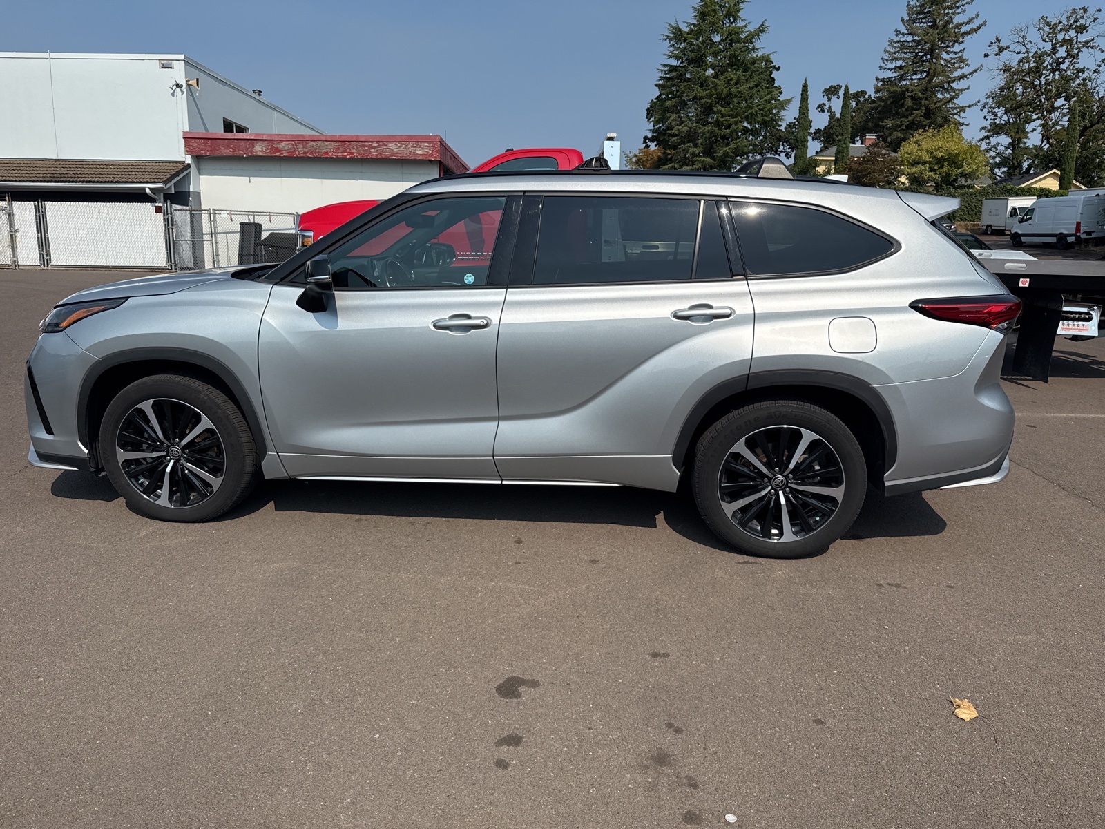used 2021 Toyota Highlander car, priced at $36,495