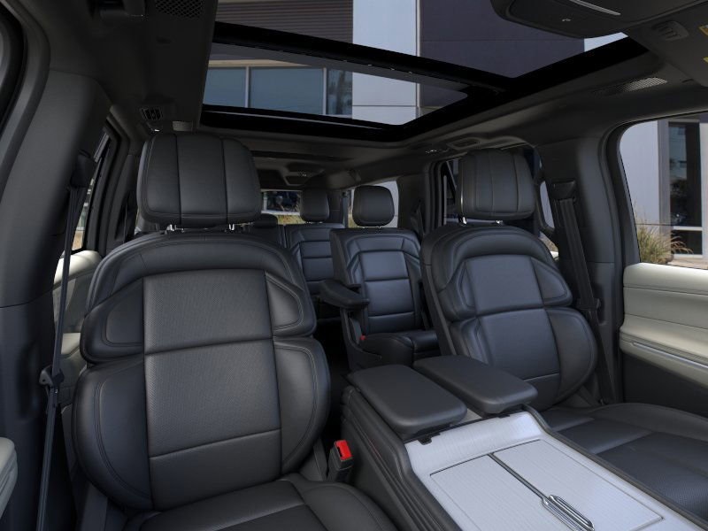 new 2025 Lincoln Navigator car, priced at $109,300