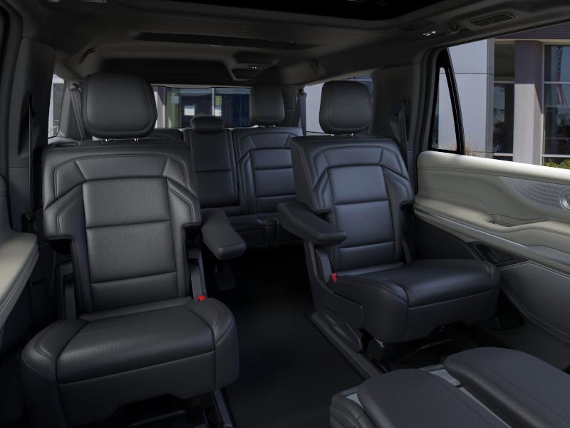new 2025 Lincoln Navigator car, priced at $109,300