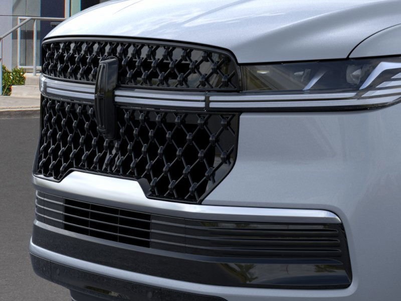 new 2025 Lincoln Navigator car, priced at $109,300