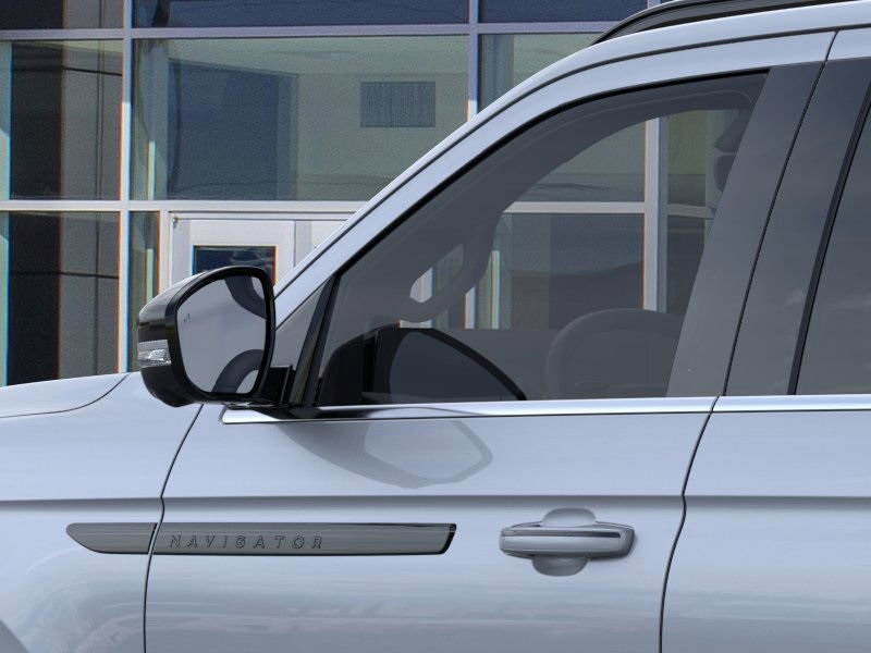 new 2025 Lincoln Navigator car, priced at $109,300