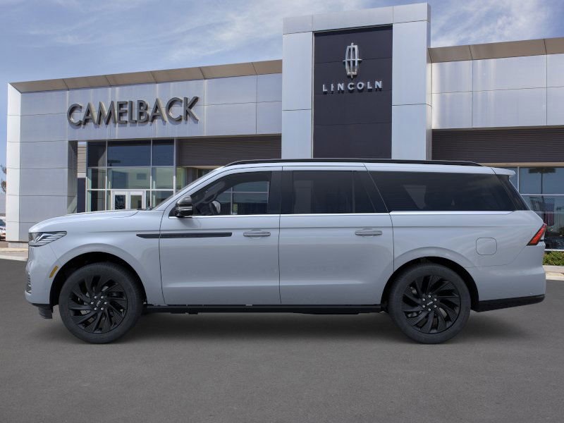 new 2025 Lincoln Navigator car, priced at $109,300