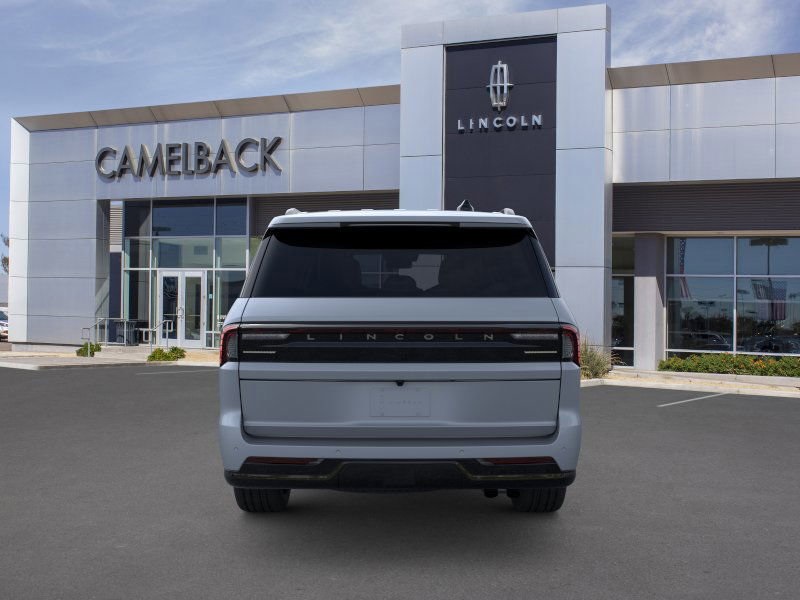 new 2025 Lincoln Navigator car, priced at $109,300