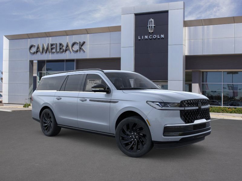 new 2025 Lincoln Navigator car, priced at $109,300