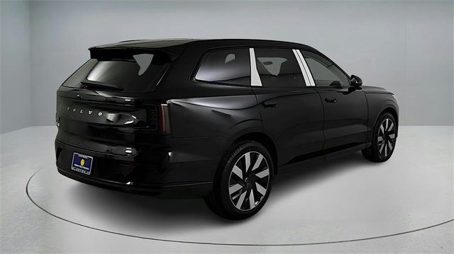 new 2025 Volvo EX90 car, priced at $93,945