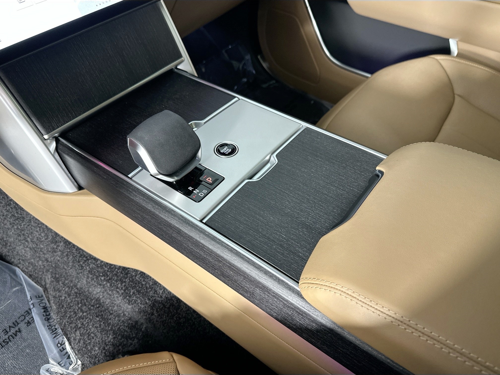 used 2025 Land Rover Range Rover car, priced at $129,999