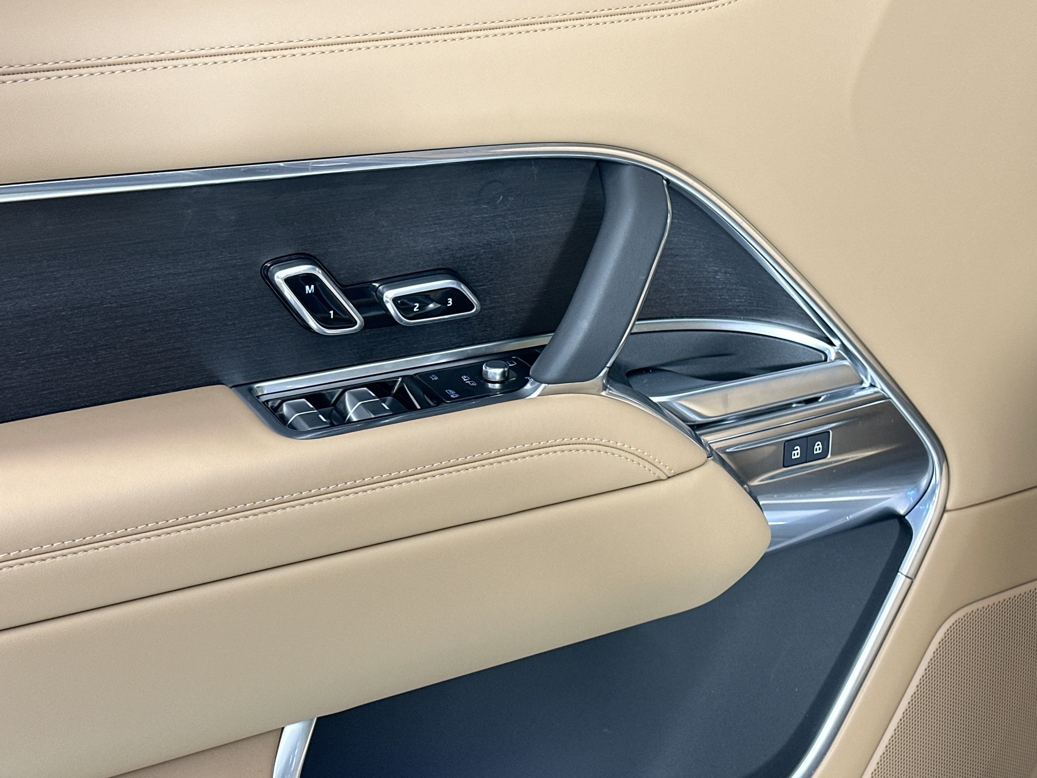 used 2025 Land Rover Range Rover car, priced at $129,999